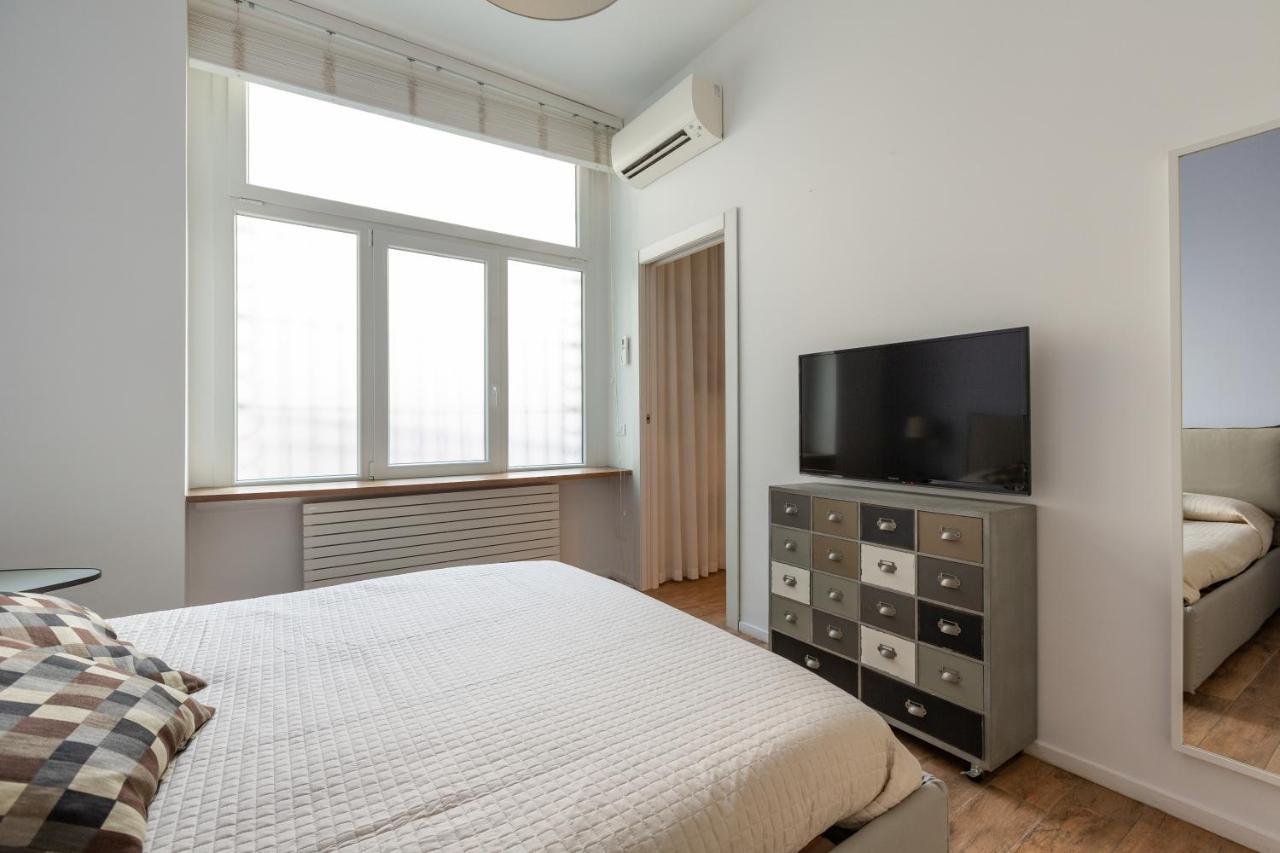 Tricolore Modern And Cozy Apartment Milánó Kültér fotó
